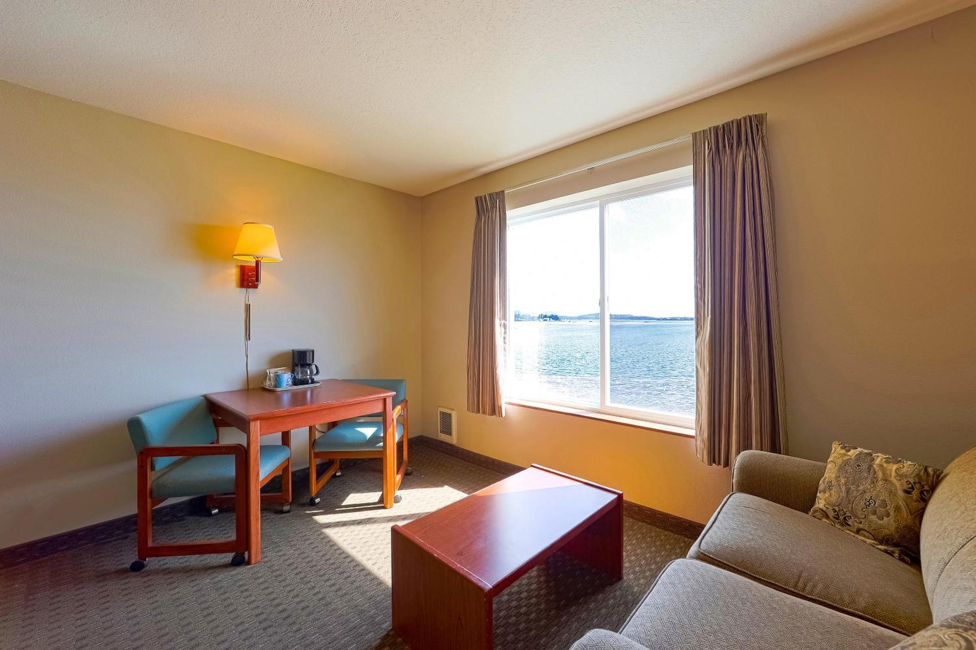 Siletz Bay Beachfront Hotel By Oyo Lincoln City Esterno foto