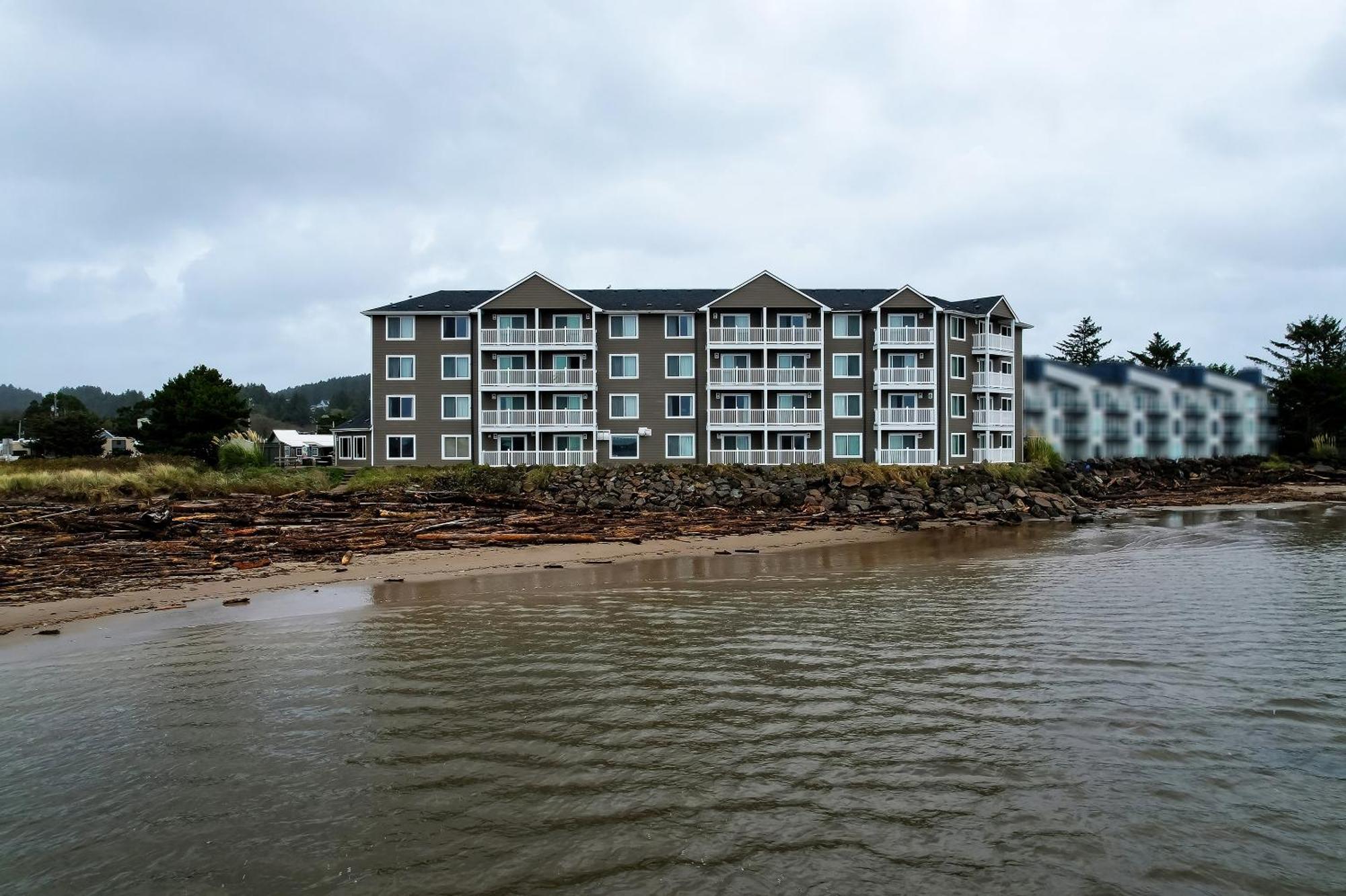 Siletz Bay Beachfront Hotel By Oyo Lincoln City Esterno foto