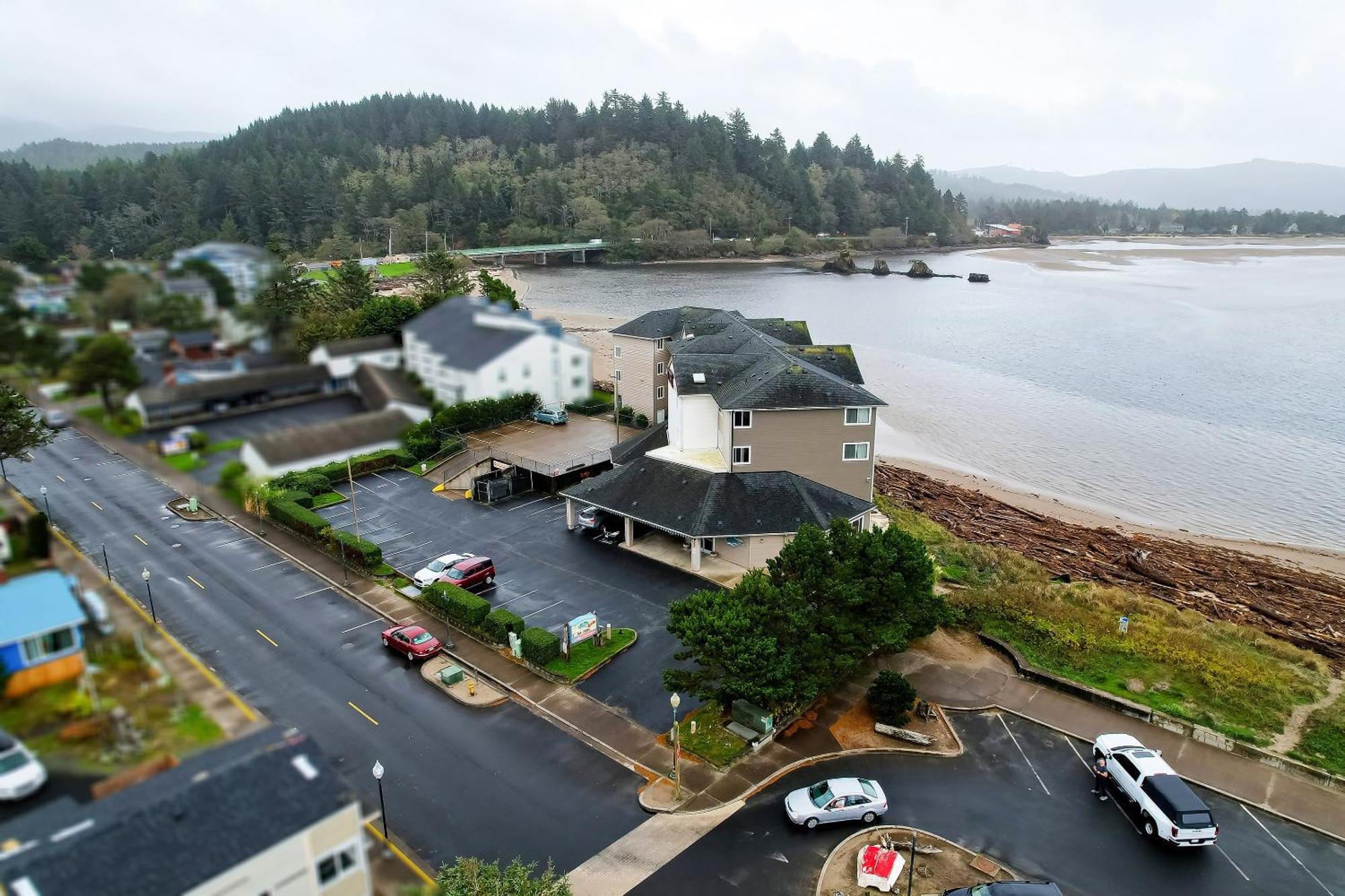 Siletz Bay Beachfront Hotel By Oyo Lincoln City Esterno foto